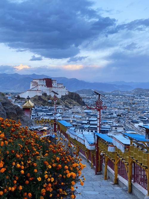 一个人开车去西藏需要准备什么,开自驾车去西藏旅游