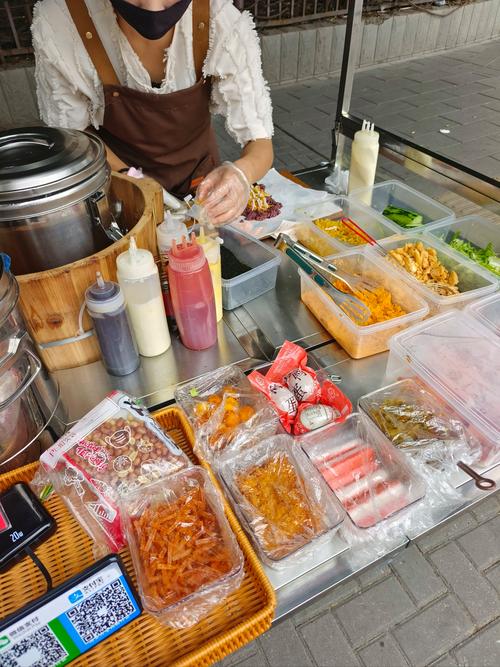 游客多的地方摆摊卖什么,去景区摆摊推荐吃什么饭