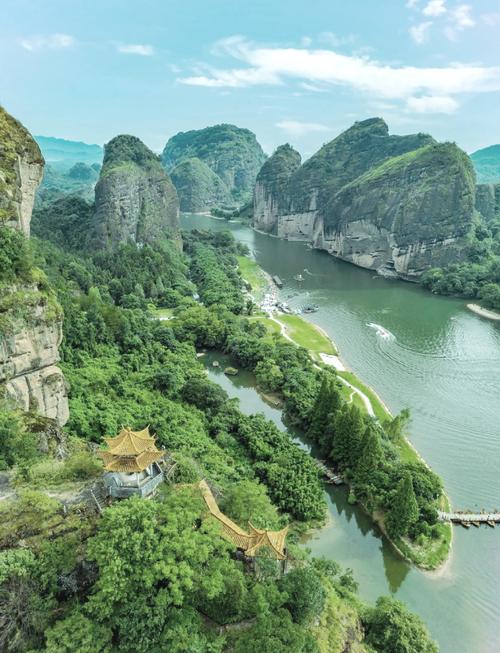 鹰潭那个寻梦龙虎山的创作背景是什么?