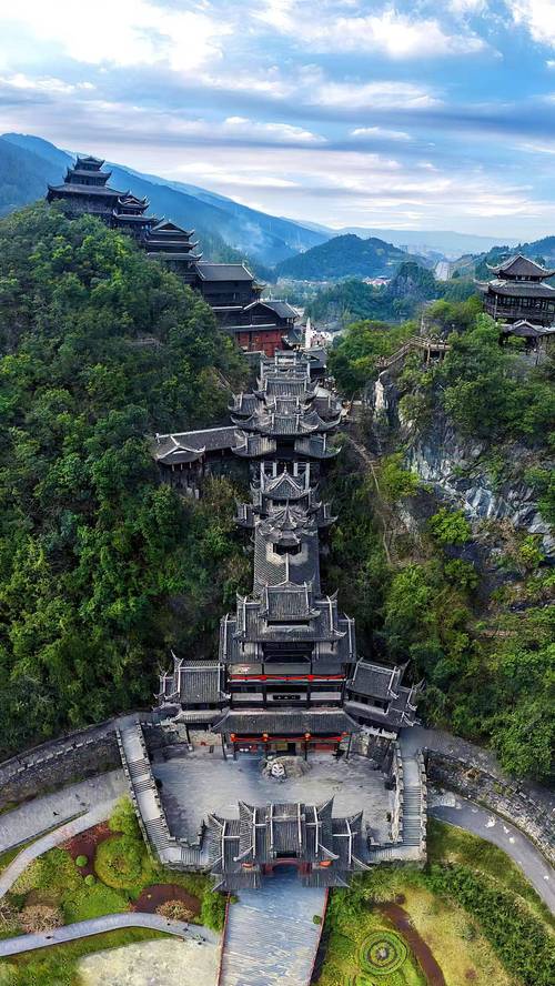 国内旅游爆棚，国内10大旅游(2024头条知乎已更新）