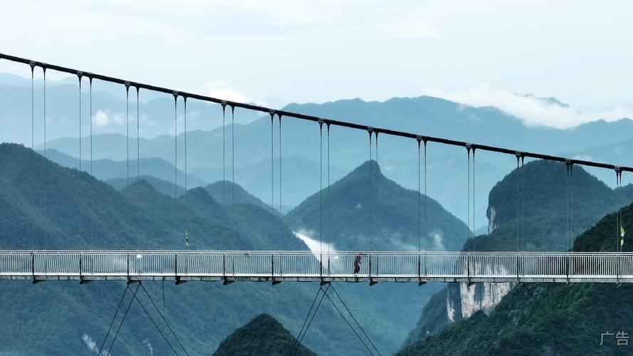 一个人跟团出国安全吗,一人出国自驾旅游