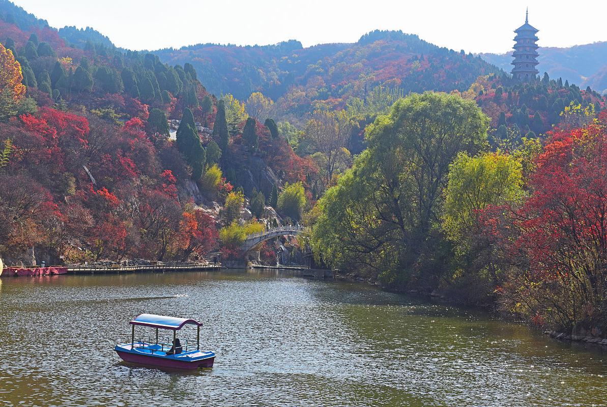 国内有哪些有山有水的旅游景点适合深秋打卡?