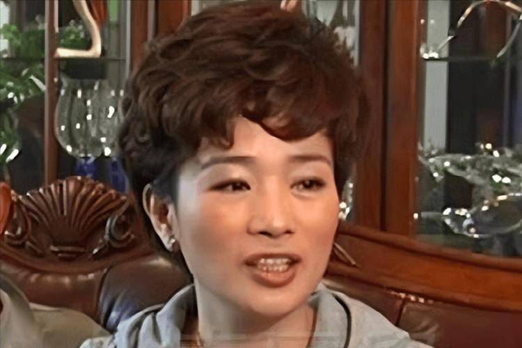 胡洁是谁?